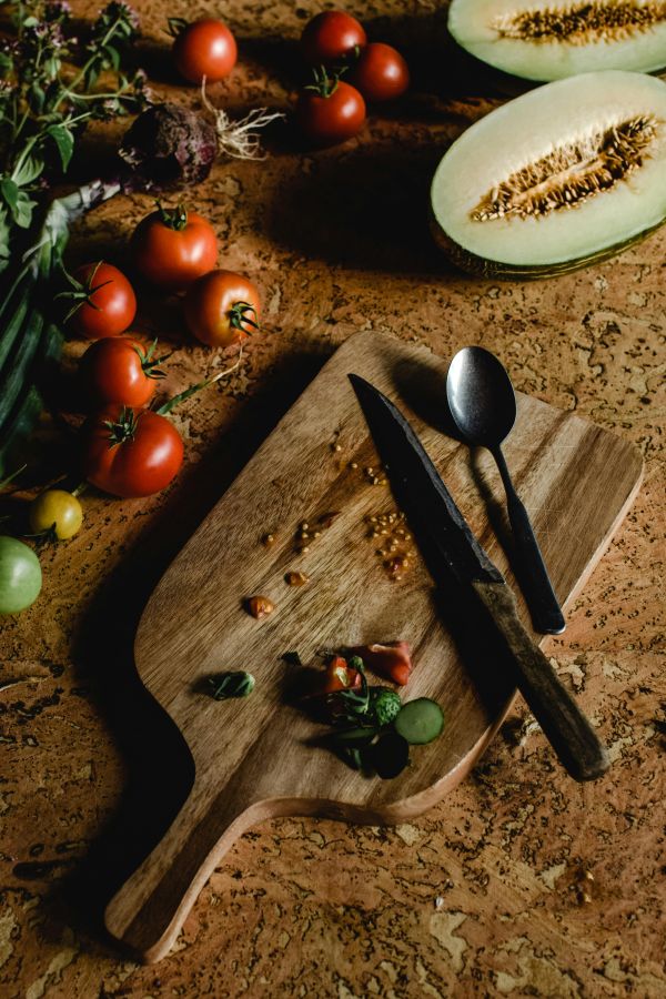 Quelle planche à découper choisir pour cuisiner sainement et efficacement ?
