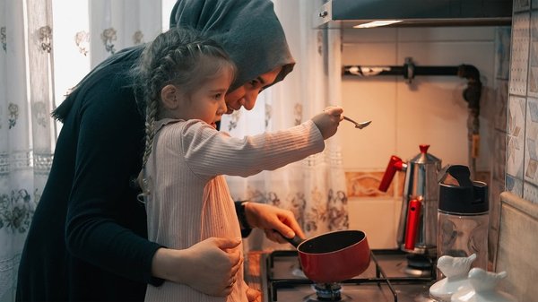 Cuisiner en famille : recettes rapides pour soirées animées
