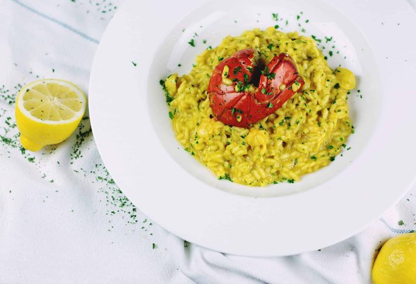 Quelle est la meilleure façon de cuisiner un risotto au safran et fruits de mer ?