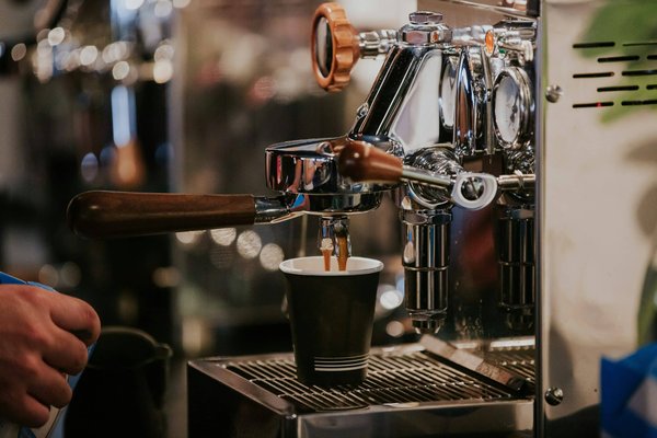Conseils pour acheter une machine à café avec fonction d'infusion à froid pour des cafés glacés